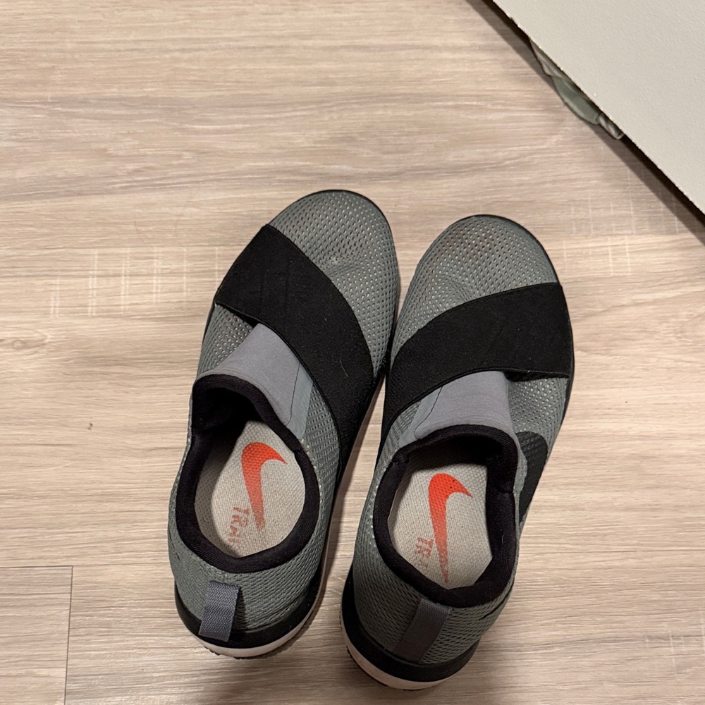 Nike women’s Slip-On training sneakers
